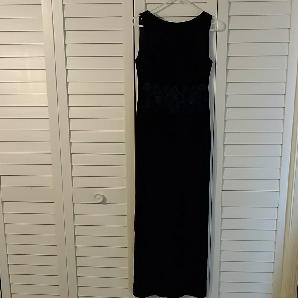 Navy blue long velvet sleeveless dress
